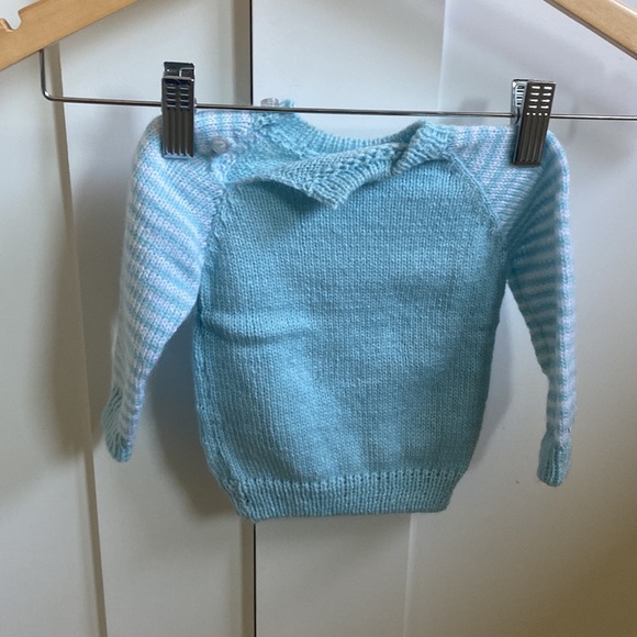 Vintage (‘81) 2pc Knit Baby outfit - Picture 8 of 9
